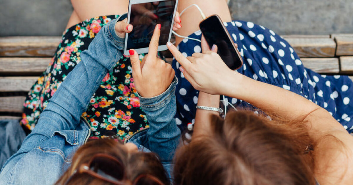 10 Ways to Know You’re Addicted to Social Media