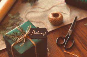 Christmas-Gift-Wrapping.jpg